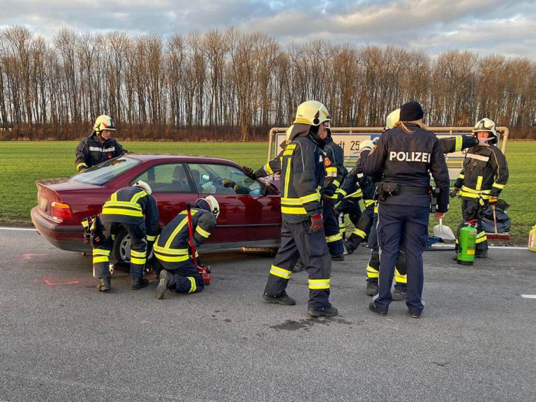 20191227 Verkehrsunfall LB60 zwischen Unterwaltersdorf und Reise