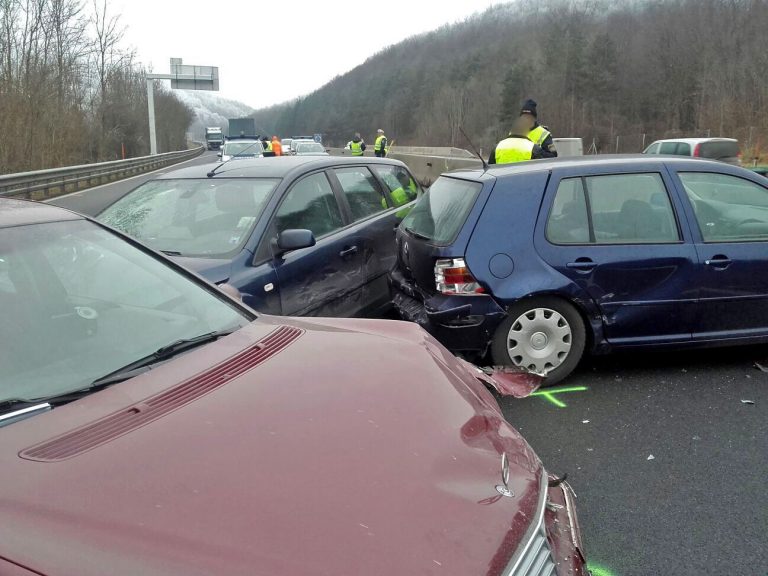 20161222 Verkehrsunfall Verfolgungsjad auf der A21 RFb Wien bei