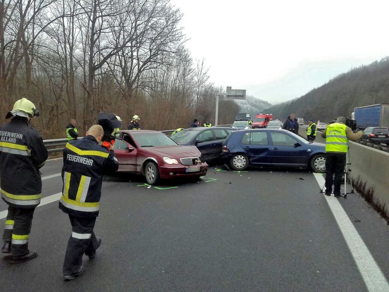 20161222 Verkehrsunfall Verfolgungsjad auf der A21 RFb Wien bei