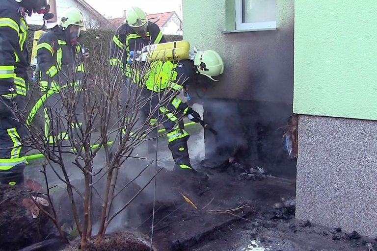 20170106 Brand in Oyenhausen  Foto: Stefan Schneider