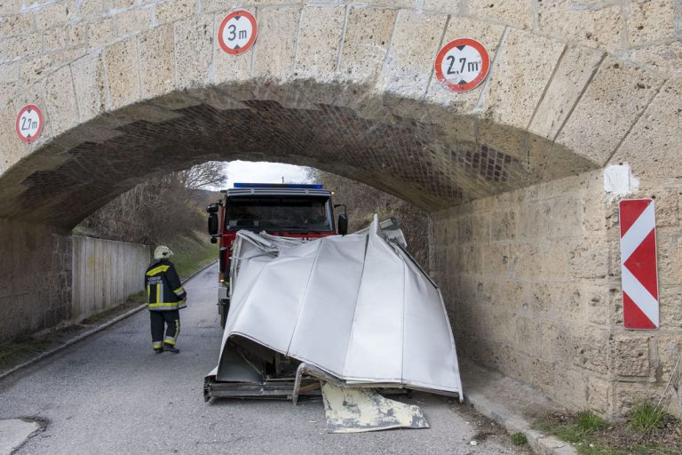 20170321 Verkehrsunfall Pfaffstätten Einödstraße  Foto: Stefa