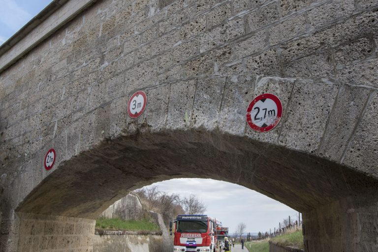 20170321 Verkehrsunfall Pfaffstätten Einödstraße  Foto: Stefa