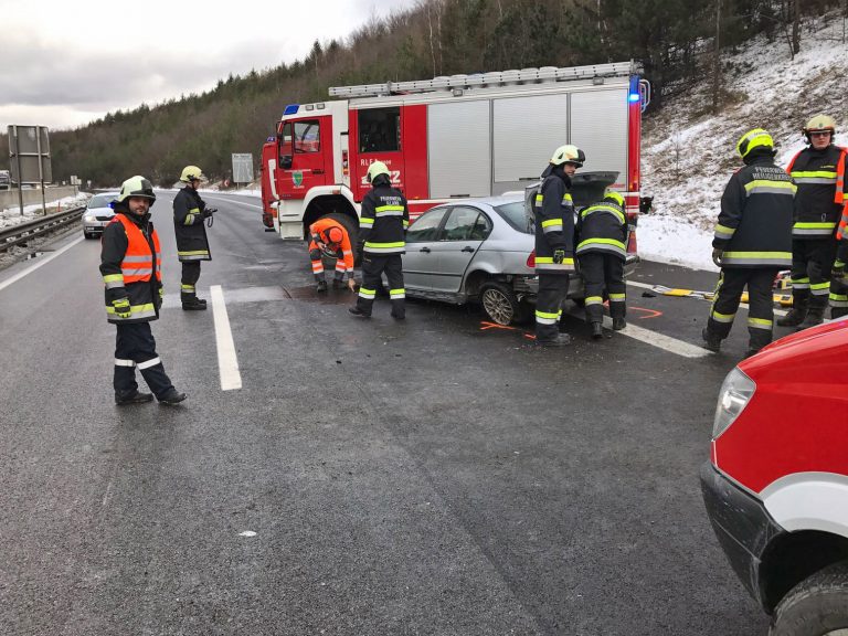 20170105 Verkehrsunfall A21 zwischen Mayerling und Heiligenkreuz