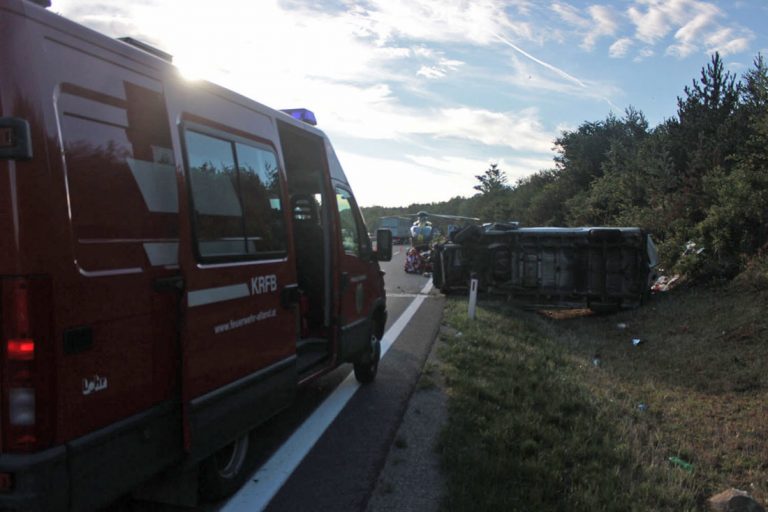20170721 Verkehrsunfall A21 bei Heiligenkreuz RFb Wien  Foto: FF