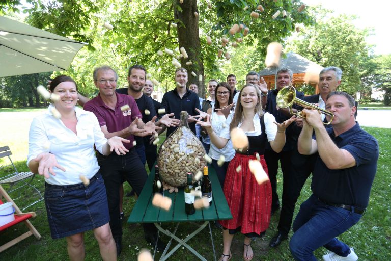 Weinfest 2017_Traiskirchner WinzerInnen mit Bürgermeister Babler