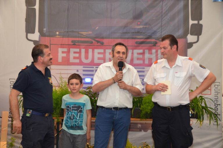 tag1-Hr.-Manafas-bedankt-sich-bei-den-Feuerwehr-mit-BR-Martin-Geiger-HBI-Mag.-Gerald-Peter.jpg