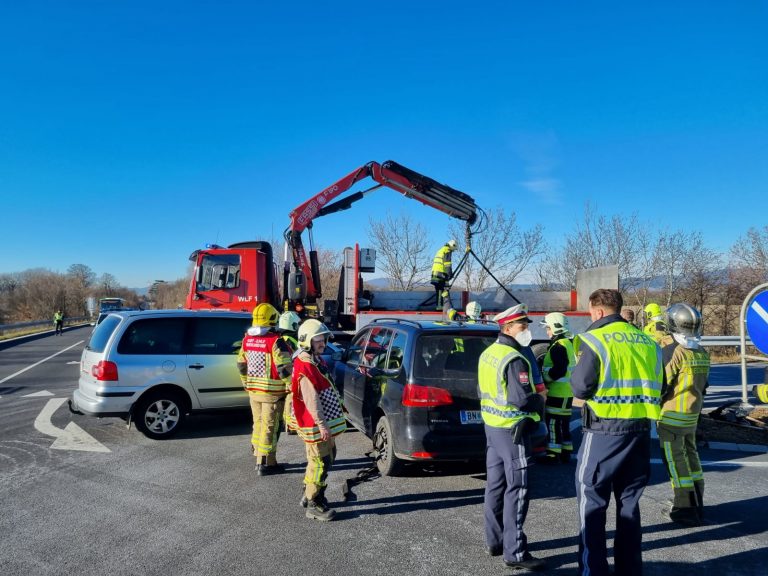 297C98E7-C5B4-43C1-A0CE-89592F0E7405