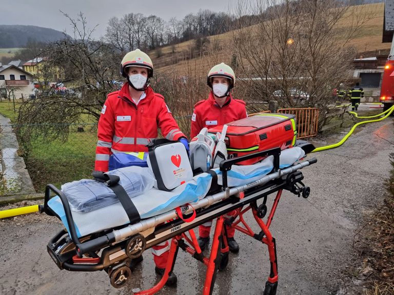 20220110 Wohnhausbrand in Neuhaus Bezirk Baden NÖ