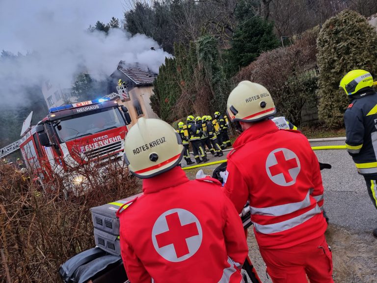 20220110 Wohnhausbrand in Neuhaus Bezirk Baden NÖ