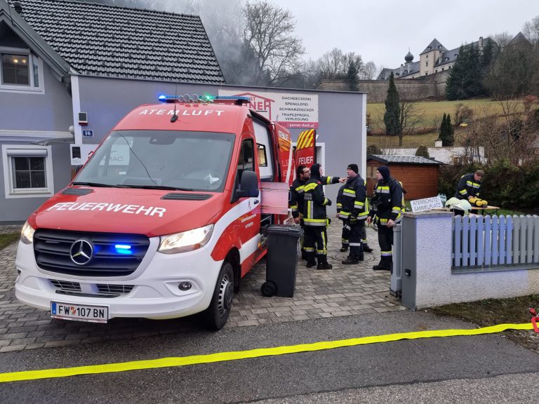 20220110 Wohnhausbrand in Neuhaus Bezirk Baden NÖ
