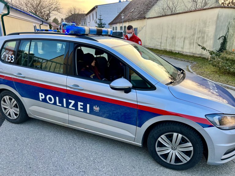 4C01987C-1F27-46D3-84AA-8F9E0257227D