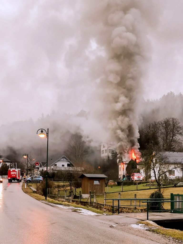 20220110 Wohnhausbrand in Neuhaus Bezirk Baden NÖ