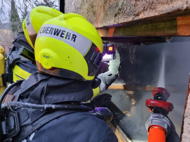 20220110 Wohnhausbrand in Neuhaus Bezirk Baden NÖ