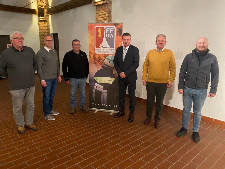 v.li.n.re: Vizebürgermeister Johann Zeilinger, ABI Josef Szivacz, HBI Wolfgang Graf, Bürgermeister Wolfgang Kocevar, VI Anton Reiter, OBI Robert Jungmeister
