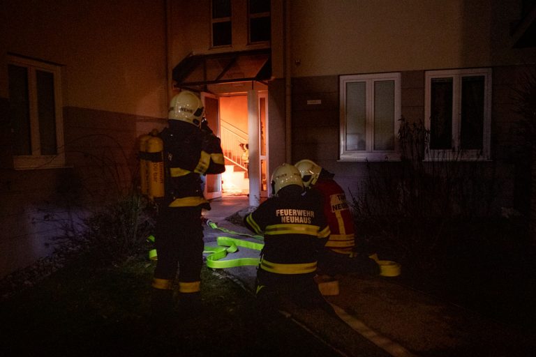 20220219 Brand in einer Wohnhausanlage in Neuhaus Bezirk Baden N