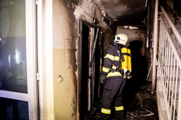 20220219 Brand in einer Wohnhausanlage in Neuhaus Bezirk Baden N