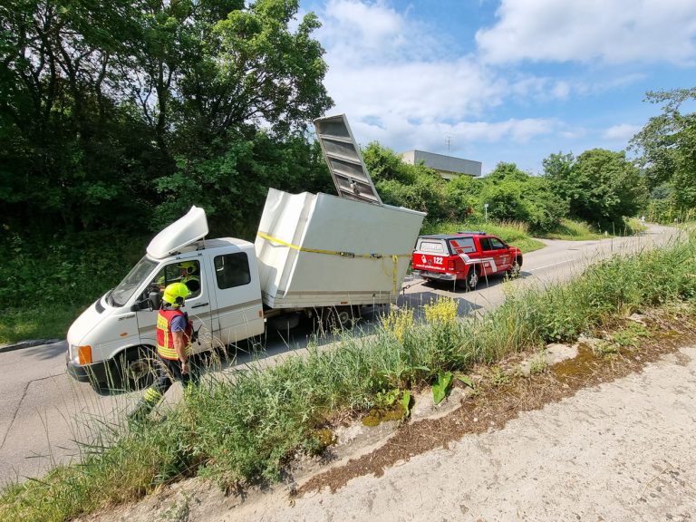 20220717 Verkehrsunfall L4010  Pfaffstätten-Einöde