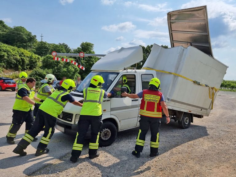 20220717 Verkehrsunfall L4010  Pfaffstätten-Einöde