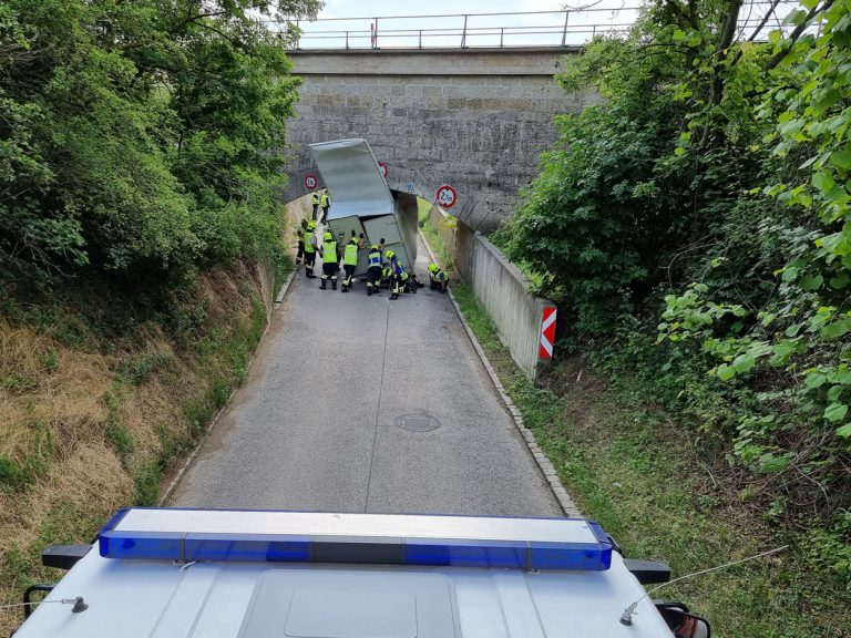 20220717 Verkehrsunfall L4010  Pfaffstätten-Einöde