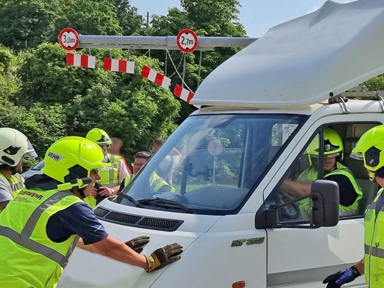 20220717 Verkehrsunfall L4010  Pfaffstätten-Einöde