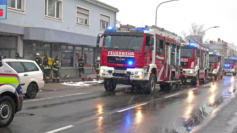 20231209 Wohnungsbrand in Hirtenberg NÖ Bezirk BADEN
