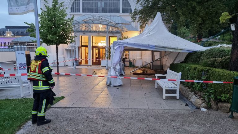 20250706_Unwetter über Baden Sommeraraena