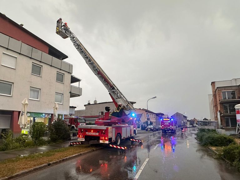 20250706_Unwetter-Sturmschaden in Oberwaltersdorf Bezirk BADEN N