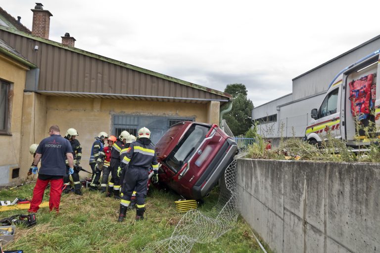 20250723_Verkehrsunfall mit Personenrettung in Bad Vöslau Bezir