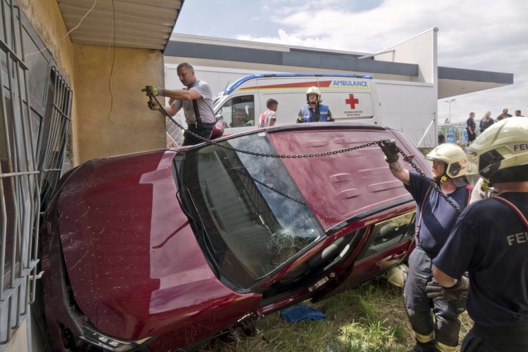 20250723_Verkehrsunfall mit Personenrettung in Bad Vöslau Bezir