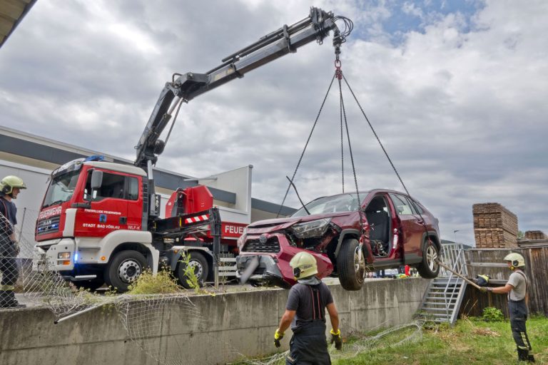 20250723_Verkehrsunfall mit Personenrettung in Bad Vöslau Bezir