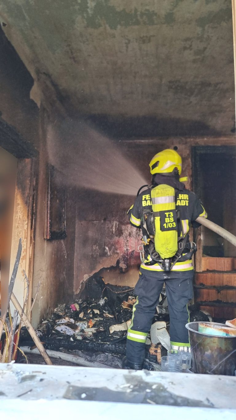 20250816_B2 Wohnungsbrand in Baden NÖ