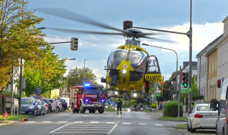 20250822_Verkehrsunfall in Pfaffstätten Badener Strasse Bezirk
