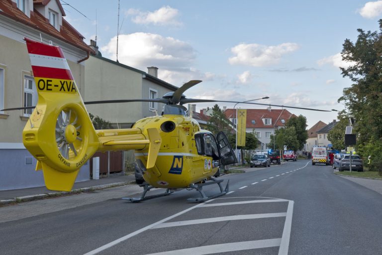 20250822_Verkehrsunfall in Pfaffstätten Badener Strasse Bezirk