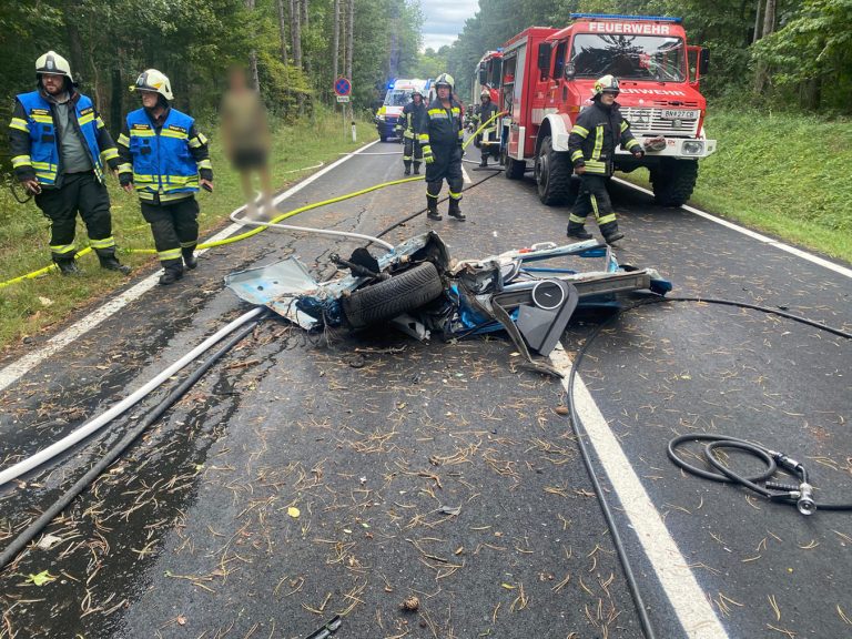 20250831 Verkehrsunfall auf der B212 zwischen Grossau und Berndo