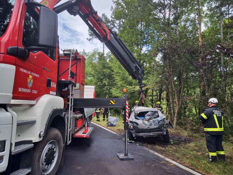20250831 Verkehrsunfall auf der B212 zwischen Grossau und Berndo