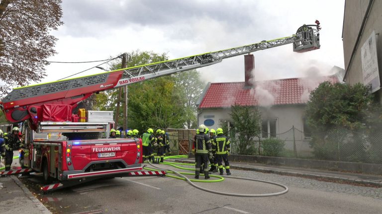 20251012_B3 Wohnhausbrand in Schönau a.d.Triesting Bezirk BADEN
