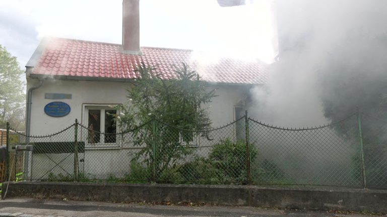 20251012_B3 Wohnhausbrand in Schönau a.d.Triesting Bezirk BADEN