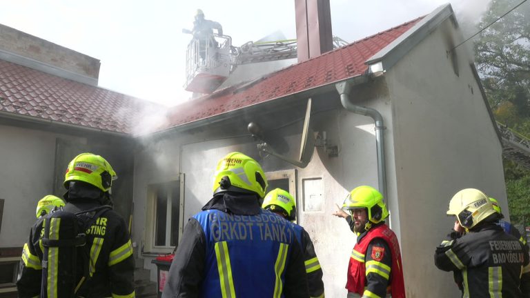 20251012_B3 Wohnhausbrand in Schönau a.d.Triesting Bezirk BADEN