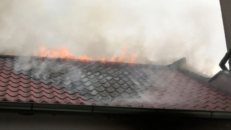 20251012_B3 Wohnhausbrand in Schönau a.d.Triesting Bezirk BADEN