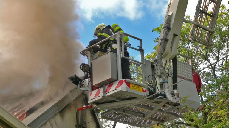 20251012_B3 Wohnhausbrand in Schönau a.d.Triesting Bezirk BADEN