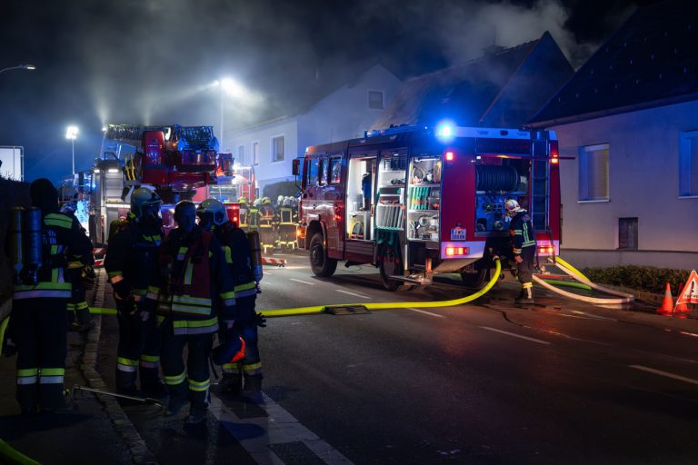 20251120_Wohnhausbrand in Enzesfeld-Lindabrunn Bezirk BADEN NÖ