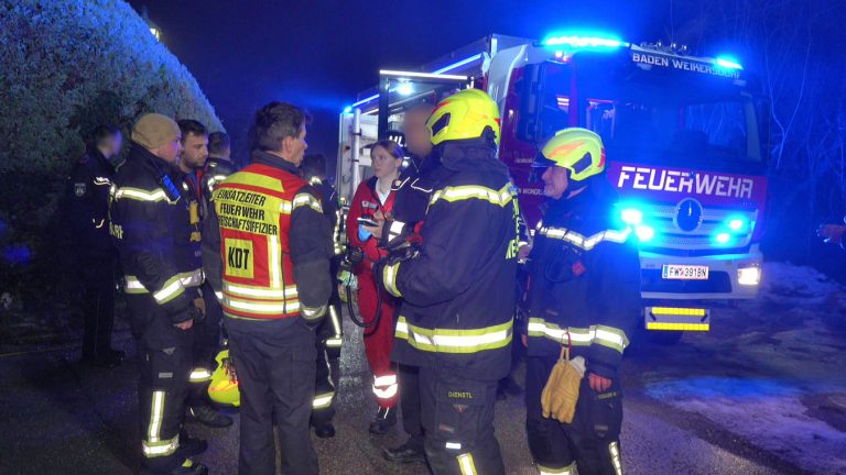 20260128_Brand in einer Wohnung in Baden Ortsteil Weikersdorf N