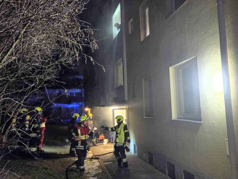20260201_Kellerbrand in Wohnhausanlage in Berndorf Ortsteil Veit