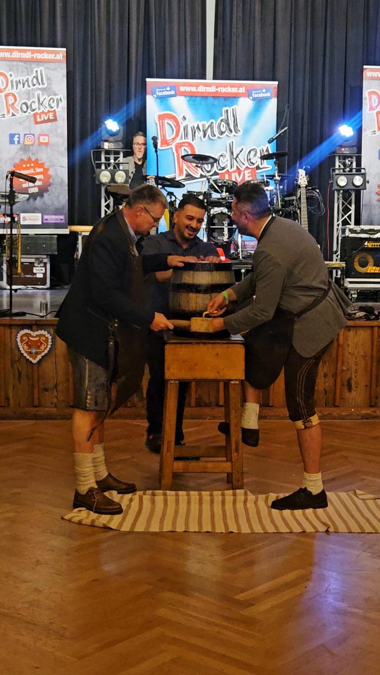 61_12.10.2026 - Oktoberfest 2026 BILD Bieranstich