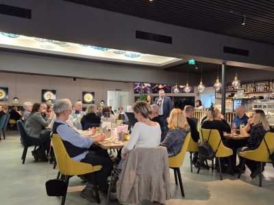 12_23.02.026 - Lesung Martina Parker BILD Publikum