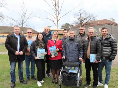 15_17.03.2026 - Urkundenübergabe an Baumpaten BILD (6669)