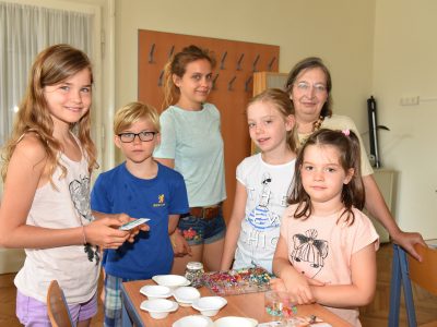 20160726 Ferienspiel - Basteln mit Perlen foto_sap (2)