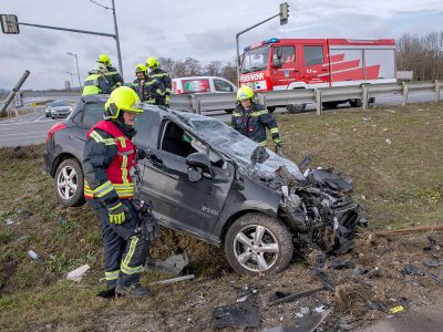 20161127 Verkehrsunfall Kreuzung Abfahrt A2 X B17 Traiskirchen W