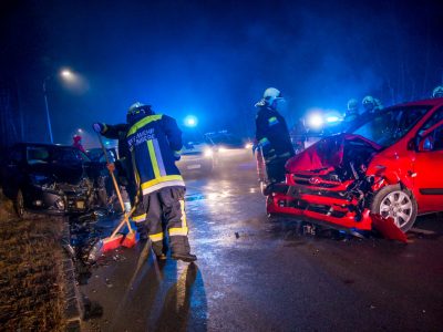 20161218 Verkehrsunfall  B18 Hirtenberg  Foto: Daniel Wirth