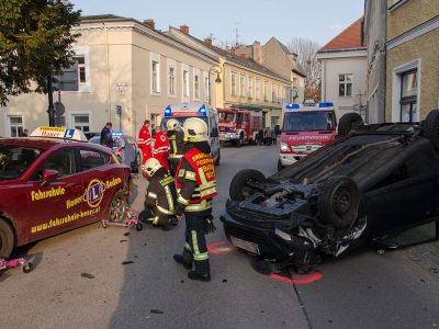 20170312 Verkehrsunfall in Baden  Foto: Roman van de Castell / F